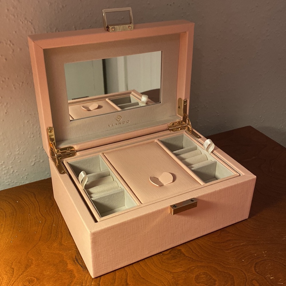 VLANDO luxury peach jewelry box